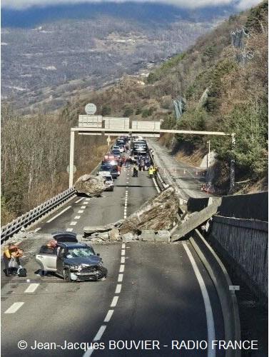 Eboulement sur la rn90 en savoie